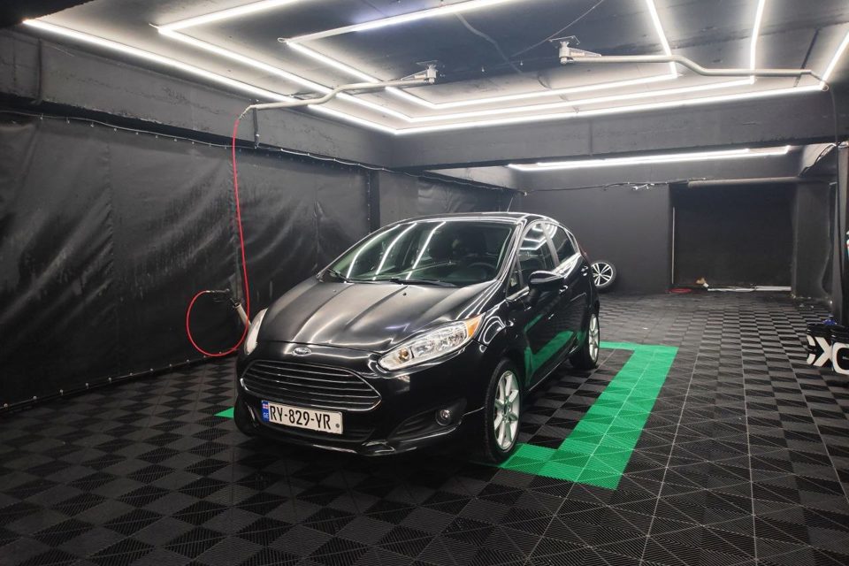 Ford Fiesta — прокат авто в Батуми