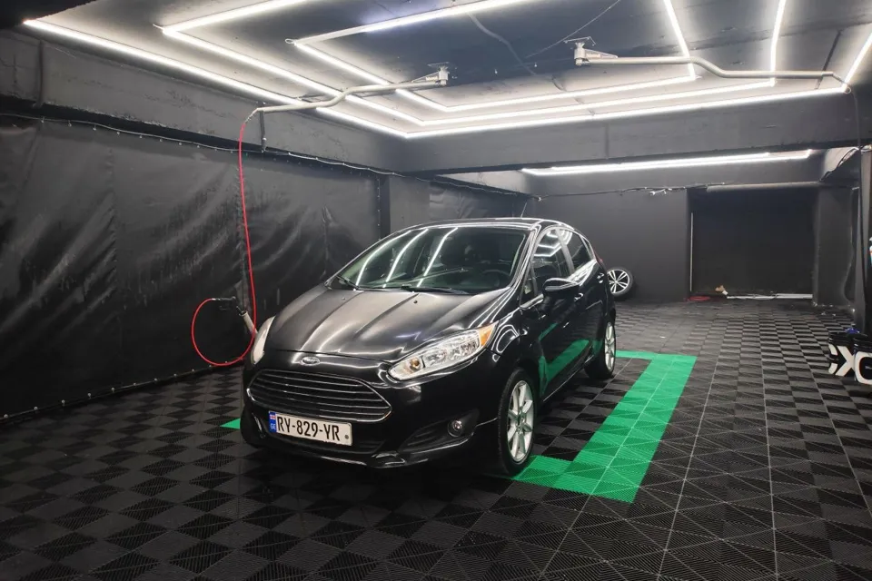 Ford Fiesta — прокат авто в Батуми