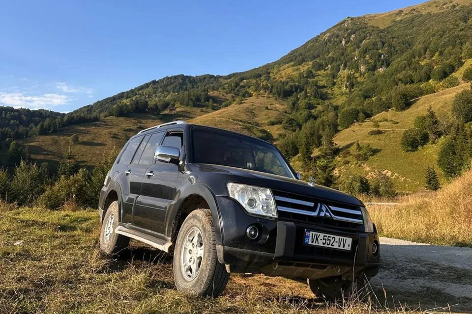 Mitsubishi Pajero 4 Wagon — прокат авто в Батуми