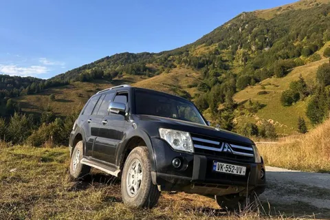Mitsubishi Pajero 4 Wagon — прокат авто в Батуми