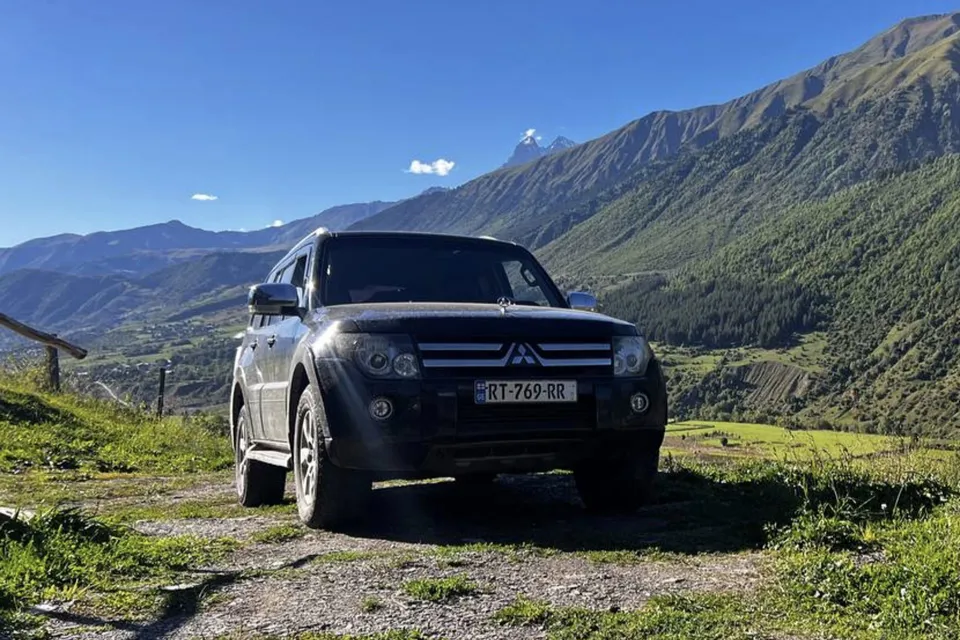 Mitsubishi Pajero 4 Wagon LPG — прокат авто в Батуми