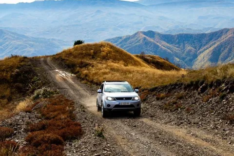 Mitsubishi Outlander XL — прокат авто в Батуми